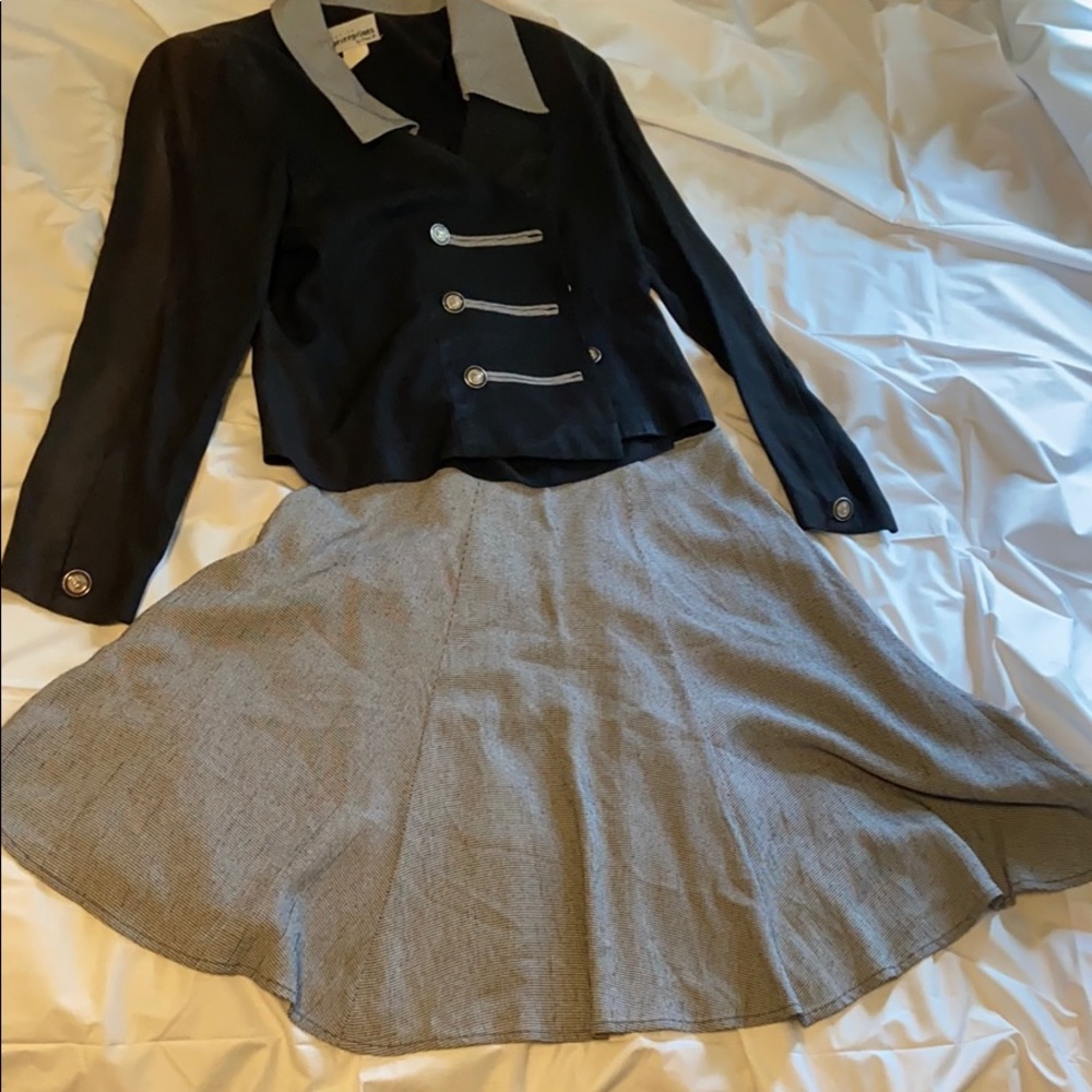 Skirt suit set